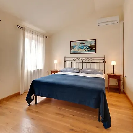 Luxury With A Swimming Pool Prodol, Marcana - 7359 *