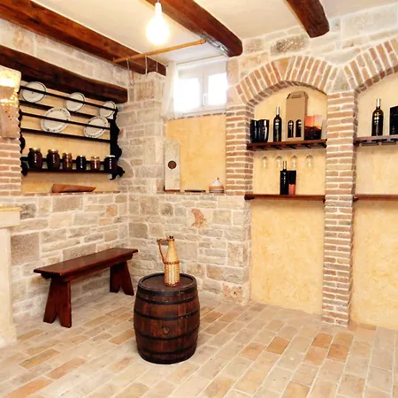 Luxury With A Swimming Pool Prodol, Marcana - 7359