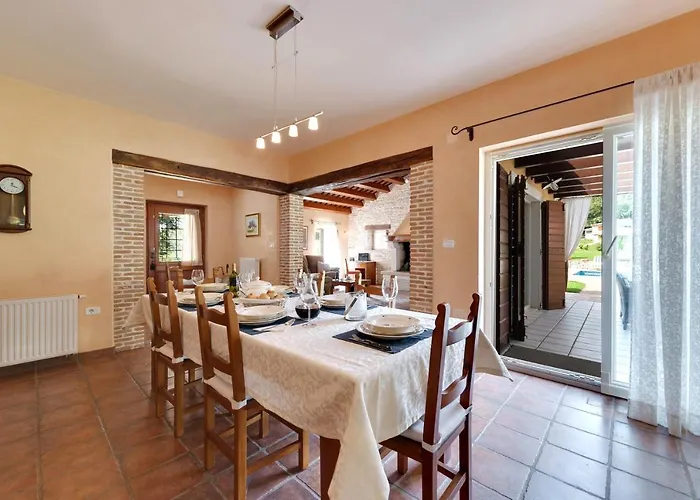 Luxury With A Swimming Pool Prodol, Marcana - 7359