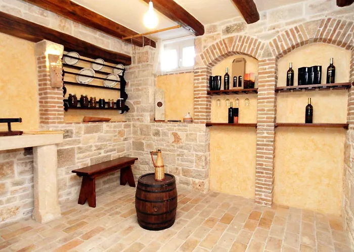 Luxury With A Swimming Pool Prodol, Marcana - 7359